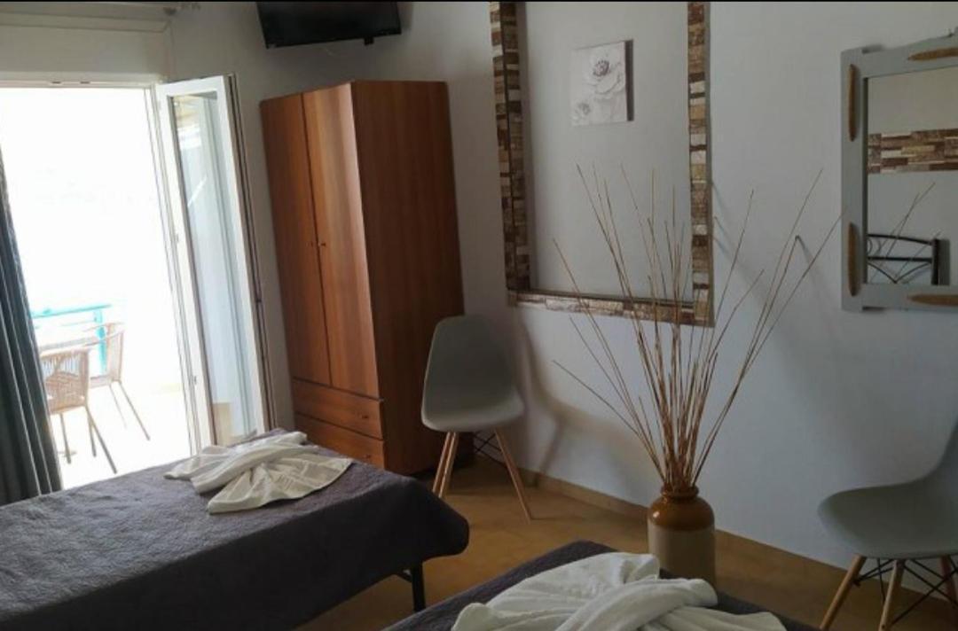 Meltemi Apartment Posidhonia  ภายนอก รูปภาพ
